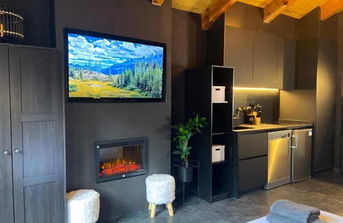 Soldeu Apartment | Modern Black Studio Penthouse En Valle De Incles - Parking Gratis l by BonesVacances