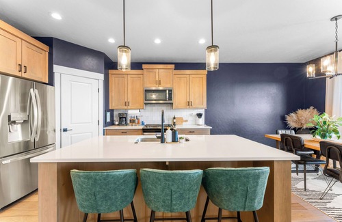Southwest Ada County Alliance House | Modern - Blackstone - Turf Backyard - Stocked Kitchen