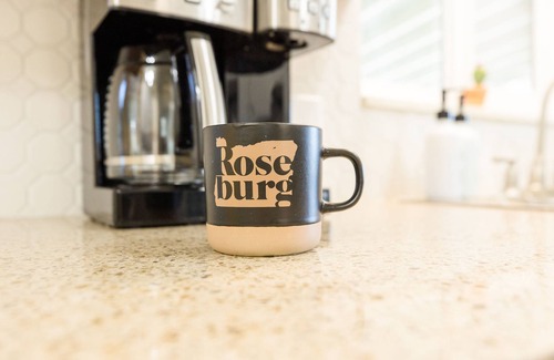Roseburg House | Modern Bliss: Chic Retreat w/Stylish Amenities, Ideal for Vacation & Family Fun
