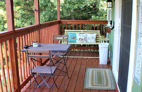 Kingston Cabin | Modern Boho cabin near the Buffalo and all the trails!