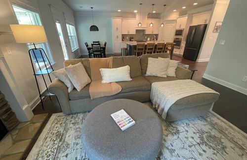 Evans House | Modern-Boho Estate in the Heart of Evans! 10 Minutes to The Masters!