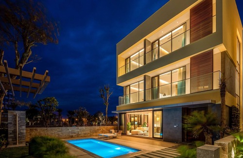 Dien Ban Villa | Modern Brand New 4 Bedroom Pool Villa | 5 Stars