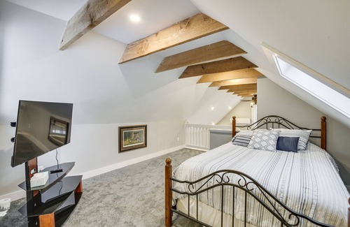 Bridgton House | Modern Bridgton Vacation Rental ~ 12 Mi to Slopes!
