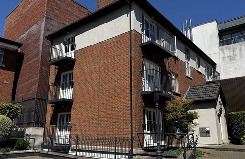 Grand Canal Dock Apartment | Modern, bright 1 bed apart. near Grand Canal Dock