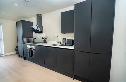 Seisdon Apartment | Modern & Bright 1 Bed Apartment in Birmingham