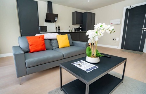 Seisdon Apartment | Modern & Bright 1 Bed Apartment in Birmingham