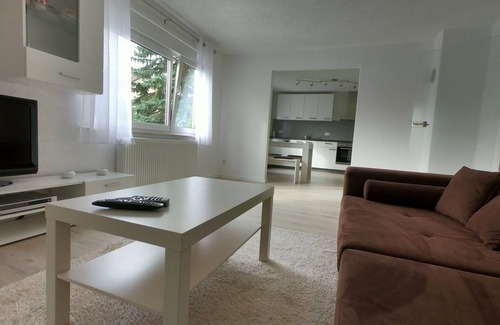 Trossingen Apartment | Modern bright 2.5 room apartment with large bathroom and kitchen in Trossingen