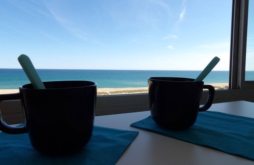 Saint-Cyprien Plage Apartment | Modern, bright apartment facing the sea, TOP à St Cyprien