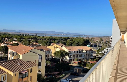 Saint-Cyprien Plage Apartment | Modern, bright apartment facing the sea, TOP à St Cyprien