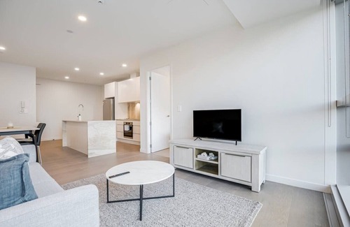 Auckland Central Business District Apartment | Modern Bright Central Apartment by Zodiak Stays