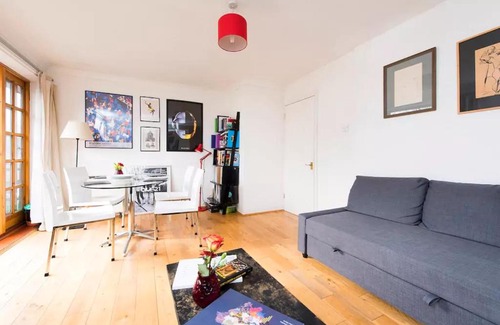 Victoria Apartment | Modern bright flat on Victoria Park