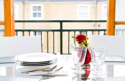 Victoria Apartment | Modern bright flat on Victoria Park