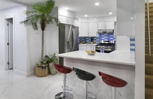 Newton House | Modern Bright Full house Central Stay - Major attractions nearby