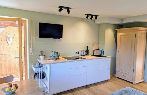 Obergries Apartment | Modern, bright vacation apartment in the Isarwinkel, 3 min. walk to Obergries station