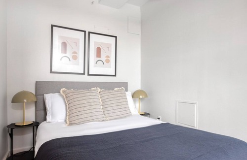 North Brookline Apartment | Modern Brookline 1BR w/ Gym, steps to Green Line, by Blueground