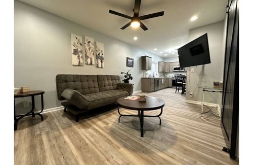Buffalo Apartment | Modern Buffalo Retreat 1 bd 1 bath