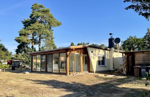 Schonebeck House | Modern bungalow between forest and lakes