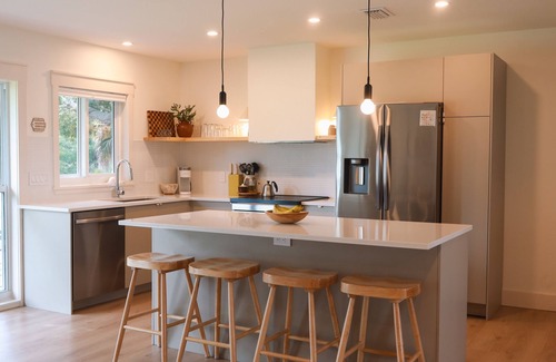 Jensen Beach House | Modern Bungalow in Jensen Beach - 7 minutes to beaches