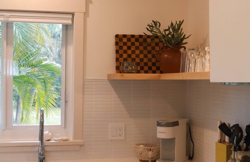 Jensen Beach House | Modern Bungalow in Jensen Beach - 7 minutes to beaches