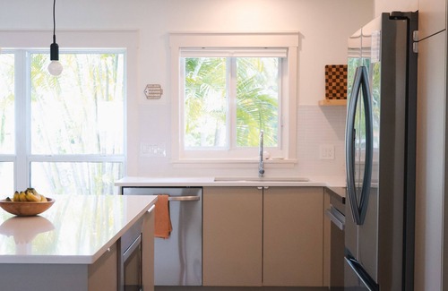 Jensen Beach House | Modern Bungalow in Jensen Beach - 7 minutes to beaches