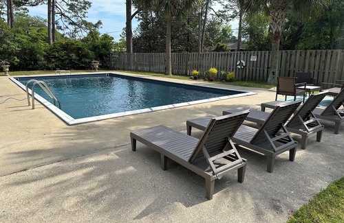Wilmington House | Modern Bungalow with Saltwater Pool