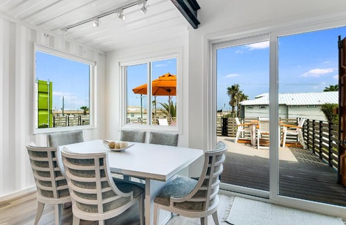 Shibui Sands House | Modern by the Sea Orange ES1430