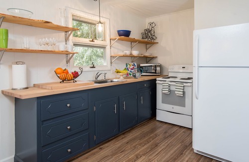 Hendersonville House | Modern Cabin - Close To Hiking/Biking Trails And Downtown