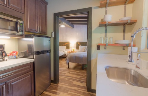 Sedona Cabin | Modern cabin for 6 with views of the red rocks and next to Slide Rock State park