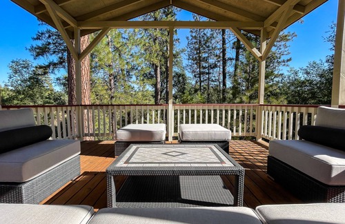 Oakhurst House | Modern cabin in private 5+ acres Yosemite Oakhurst