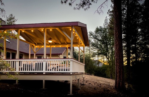 Oakhurst House | Modern cabin in private 5+ acres Yosemite Oakhurst