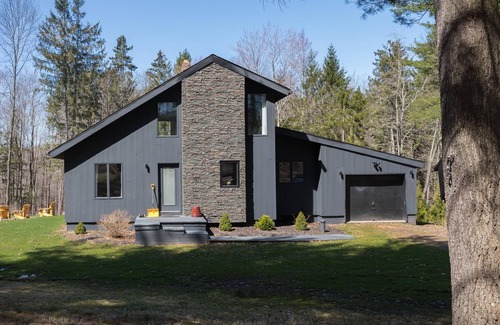 Delancey Cabin | Modern Cabin in the Catskills Pet Friendly!