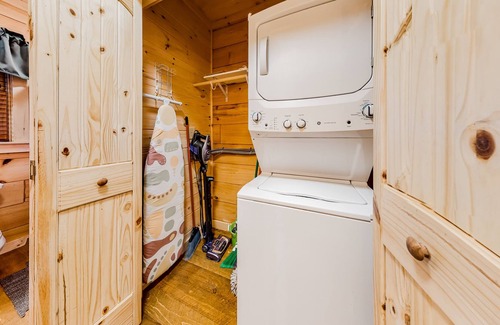 Hidden Lake Cabin | Modern cabin in the woods with private hot tub, firepit, picnic area, AC & WiFi