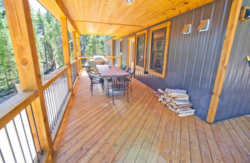 Fairplay Cabin | Modern Cabin on 41 Private Acres of Spruce and Pine Forest