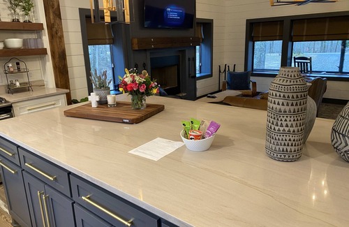 Kirby House | Modern cabin on beautiful Lake Greeson 45 minutes from Hot Springs!