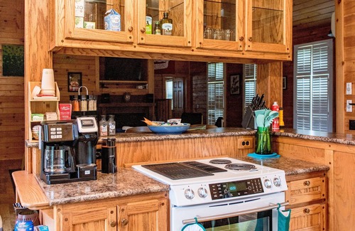 Benton House | Modern Cabin on the Beautiful Ocoee River