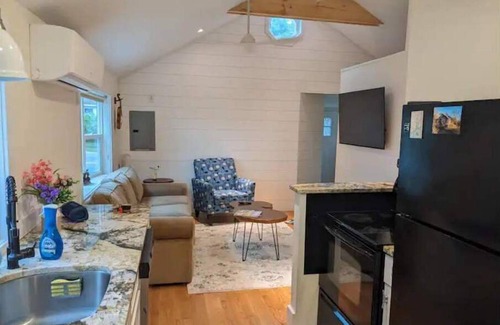 South Kingstown House | Modern Cabin on Narrow River; Fully Renovated