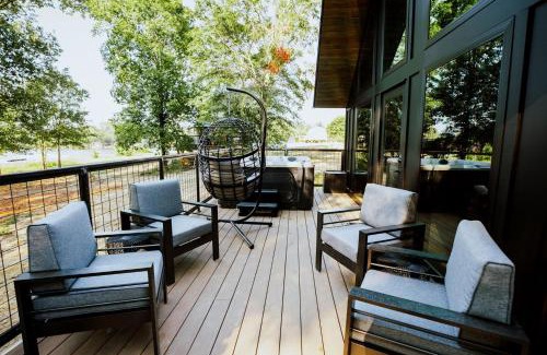 Coosa House | Modern Cabin on Weiss Lake, Cedar Bluff, Alabama