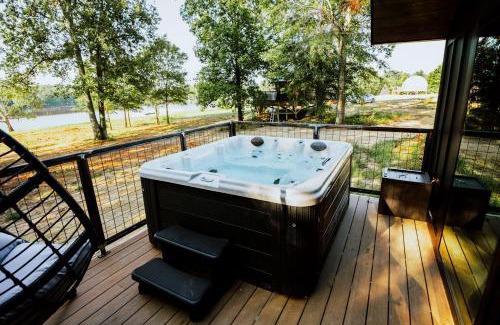 Coosa House | Modern Cabin on Weiss Lake, Cedar Bluff, Alabama
