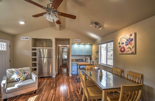 Manitou Springs Cabin | Modern Cabin Sleeps 5- Close in Manitou Springs and close to Garden of the Gods