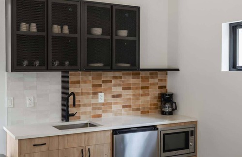 Grant Cabin | Modern Cabin Stay, Hike, Bike Base, GuanellaPass