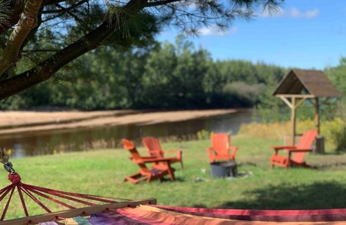 Riviere-Rouge Ski Chalet | Modern Cabin with stunning river views, hot tub