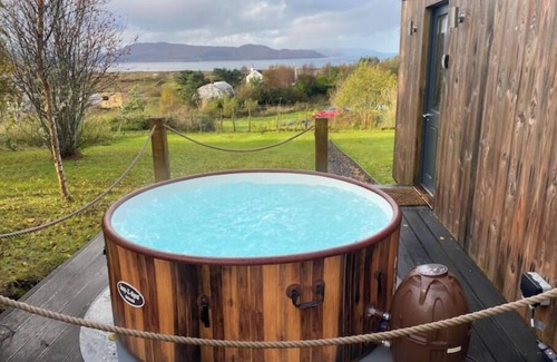 Breakish Cabin | Modern cabin with stunning views & private hot tub