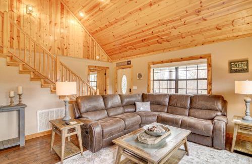 Burkesville House | Modern Cabin with Grill Near Golf and Bass Fishing!