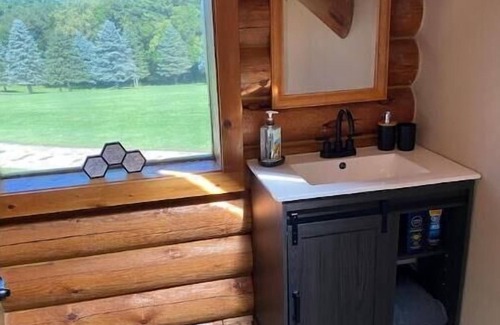 Lodi Cabin | Modern cabin with pool and hot tub and outdoor sauna! Wanderlust Cabin!