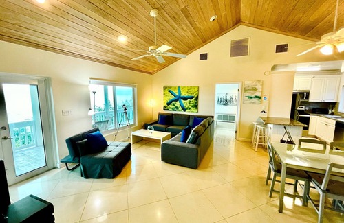Governor's Harbour House | Modern Caribbean-Front Home w Large pool in TOP Location-Snorkel-Cave-SUP-Kayak