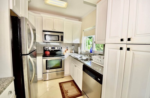 Governor's Harbour House | Modern Caribbean-Front Home w Large pool in TOP Location-Snorkel-Cave-SUP-Kayak