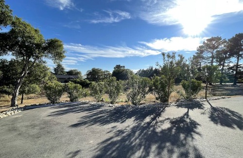 Rancho Rio Vista House | Modern Carmel House – serene, stylish and sleek