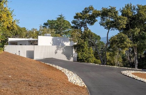 Rancho Rio Vista House | Modern Carmel House – serene, stylish and sleek
