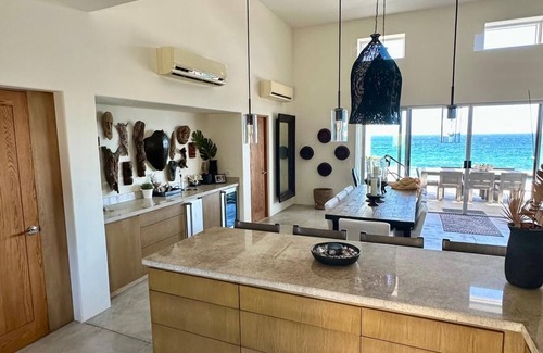 Vinorama Villa | Modern Casa in Surfing Paradise. Dreamy Infinity Pool. Minutes to Cabo Pulmo.