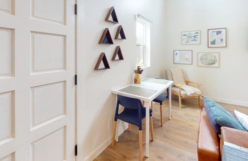 Burlingame House | Modern Casita